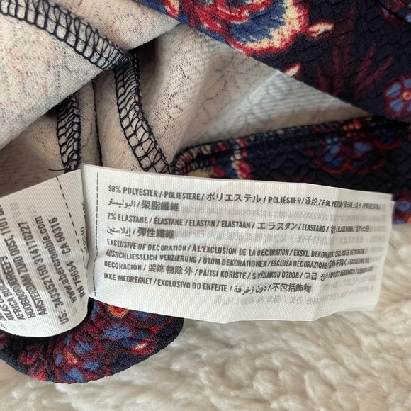 Hollister Purple Floral Print Quilted Cropped Tank Top Small Women’s - Picture 10 of 11